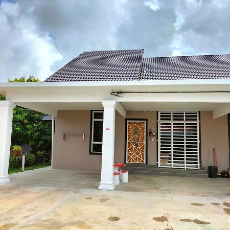 Wipah Guest House In Kampung Lundang, 哥打巴鲁 外观 照片